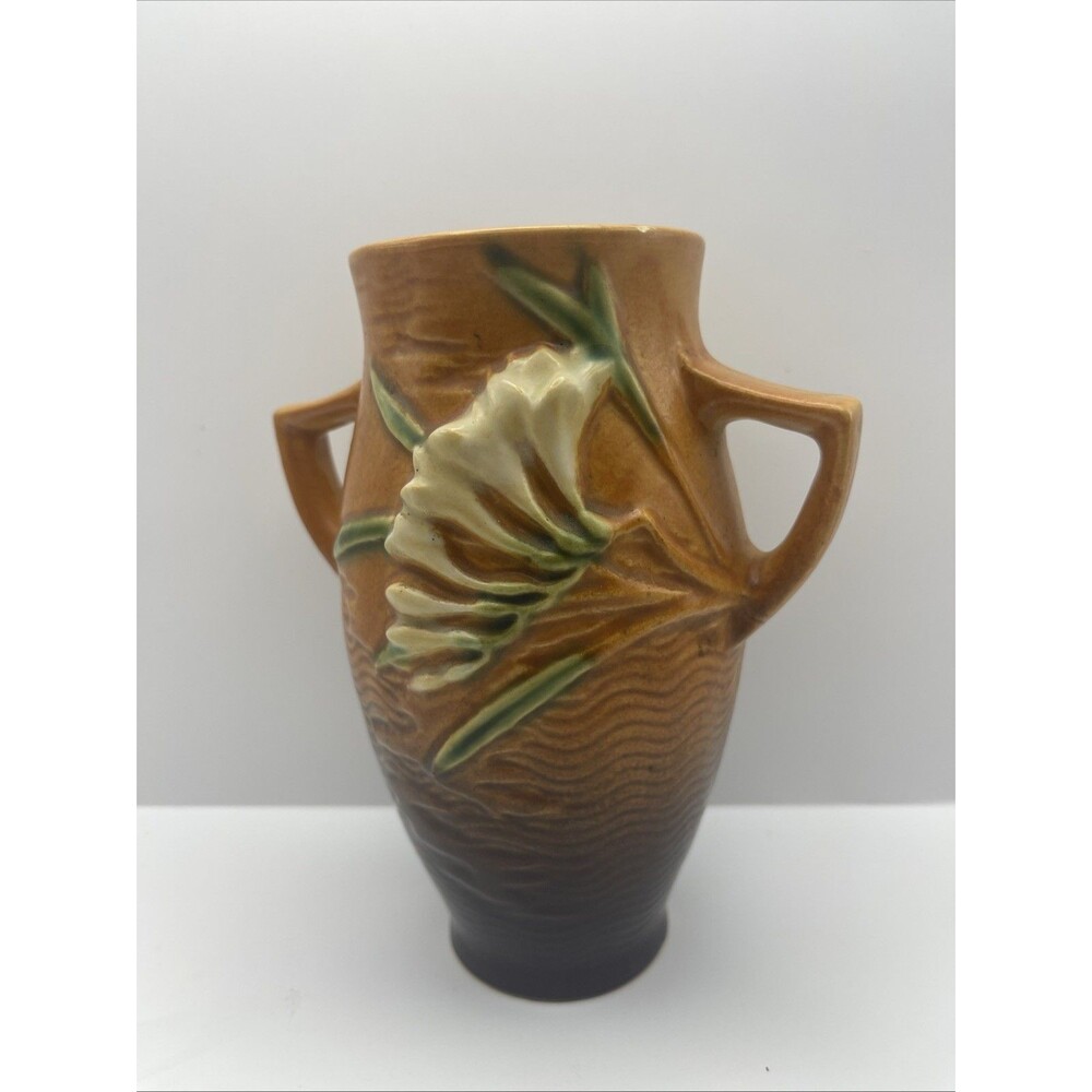 Vintage Roseville Magnolia 117-8 USA Art Pottery Vase 8” Double Handle Floral